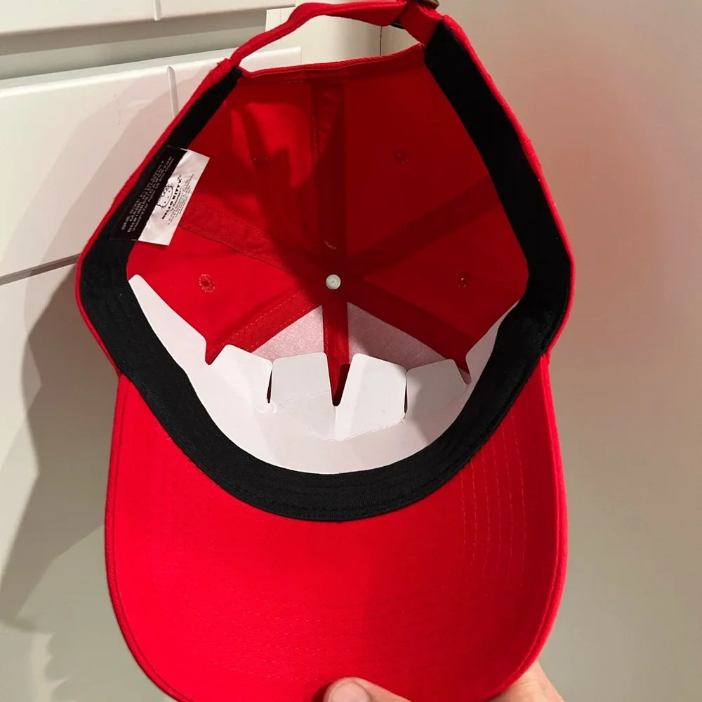 Hello Kitty Red Cap - Picture 6 of 6